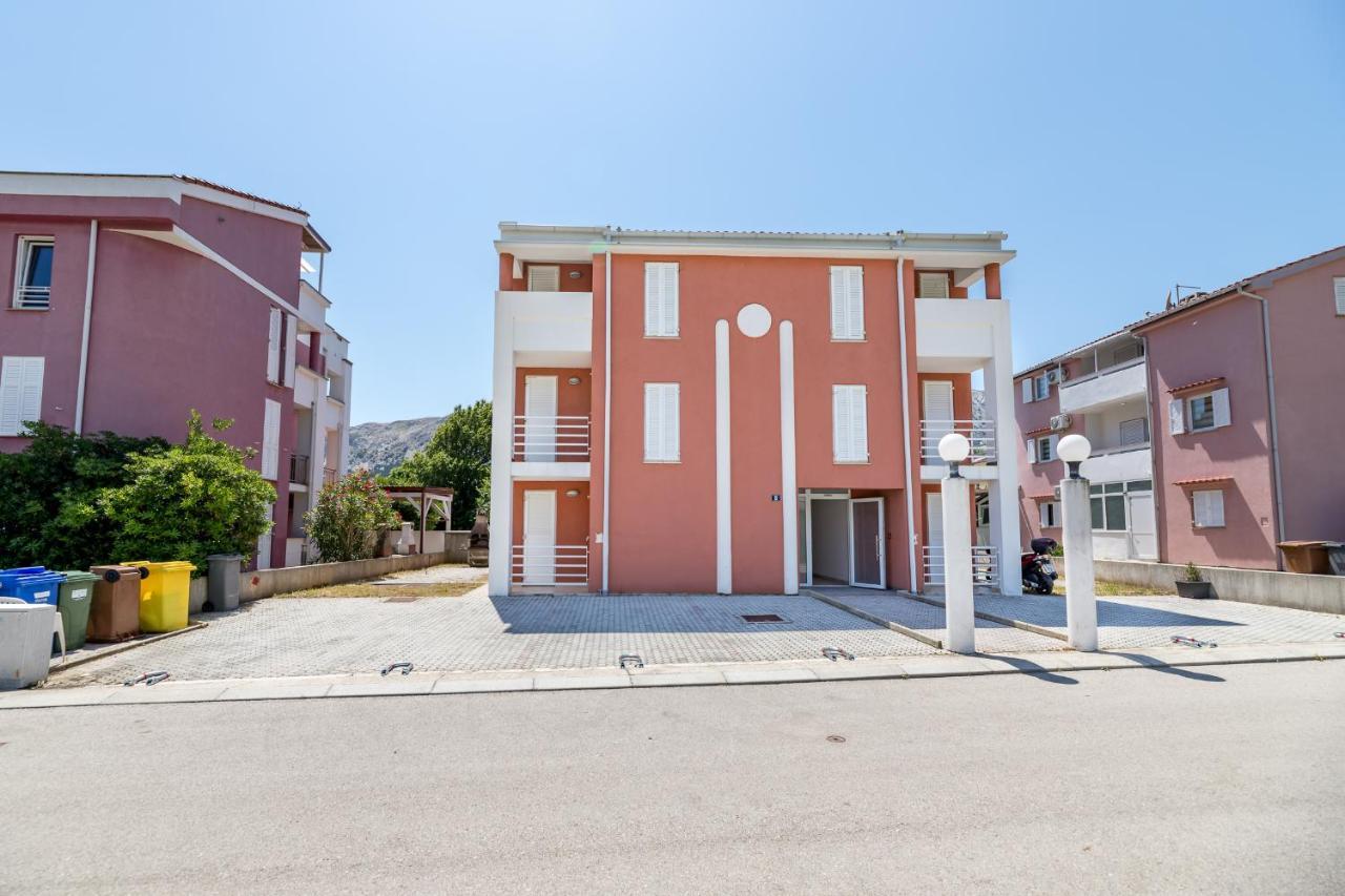 Apartments Melania & Antonia บัชกา ภายนอก รูปภาพ